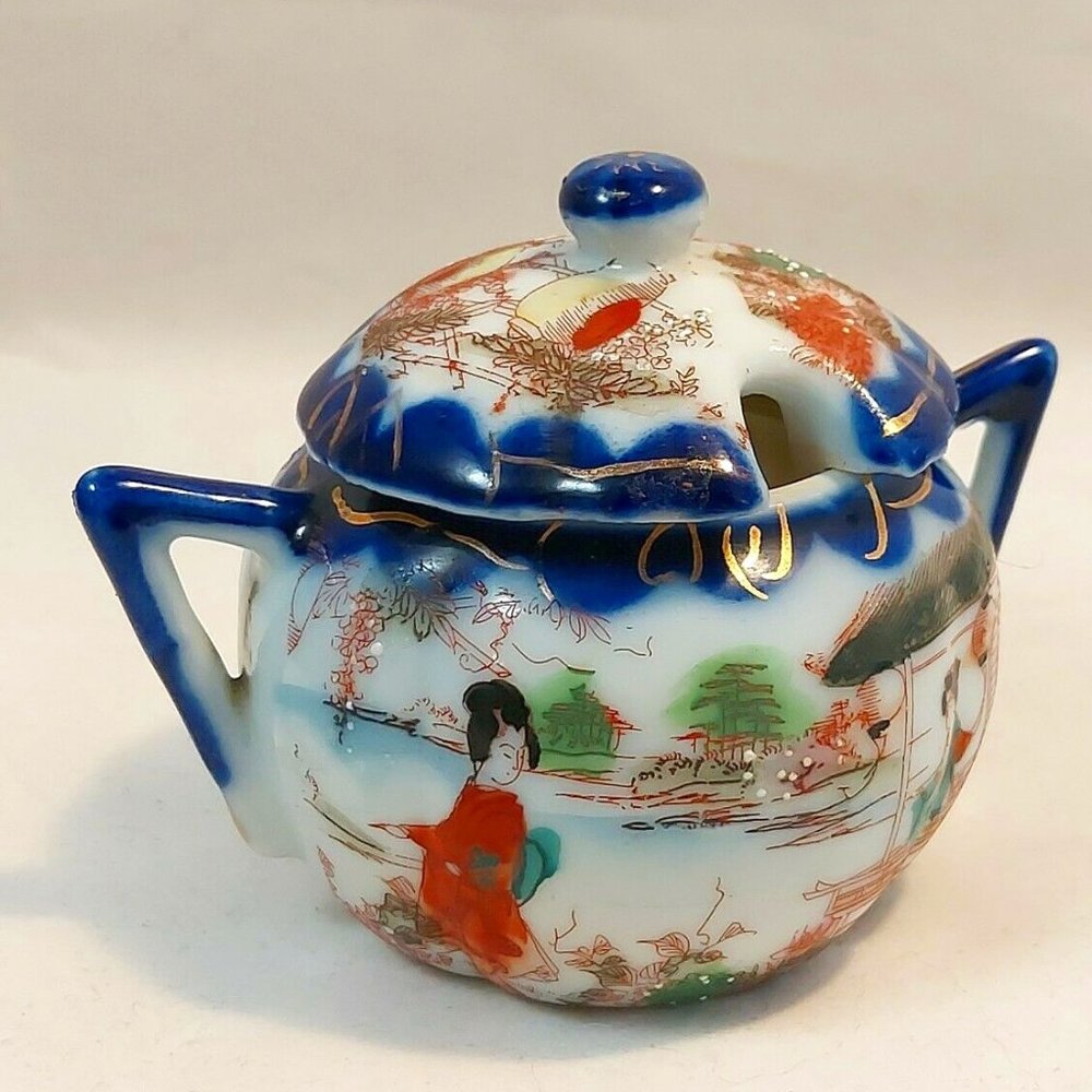 Antique Moriage Japan Porcelain Sugar Bowl w/lid Marked 3" tall Geisha scene